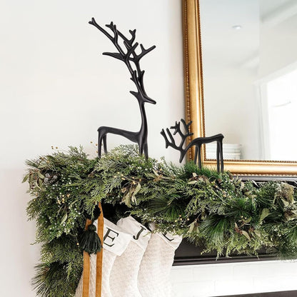 Cyralynne - Festive Reindeer Table Decor
