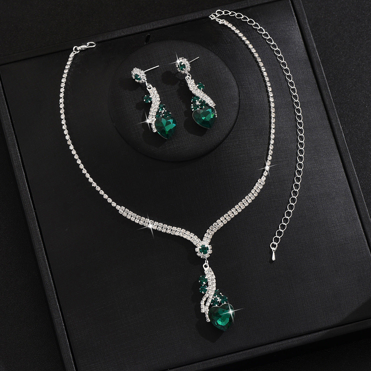 Avriel - Crystal Jewelry Set
