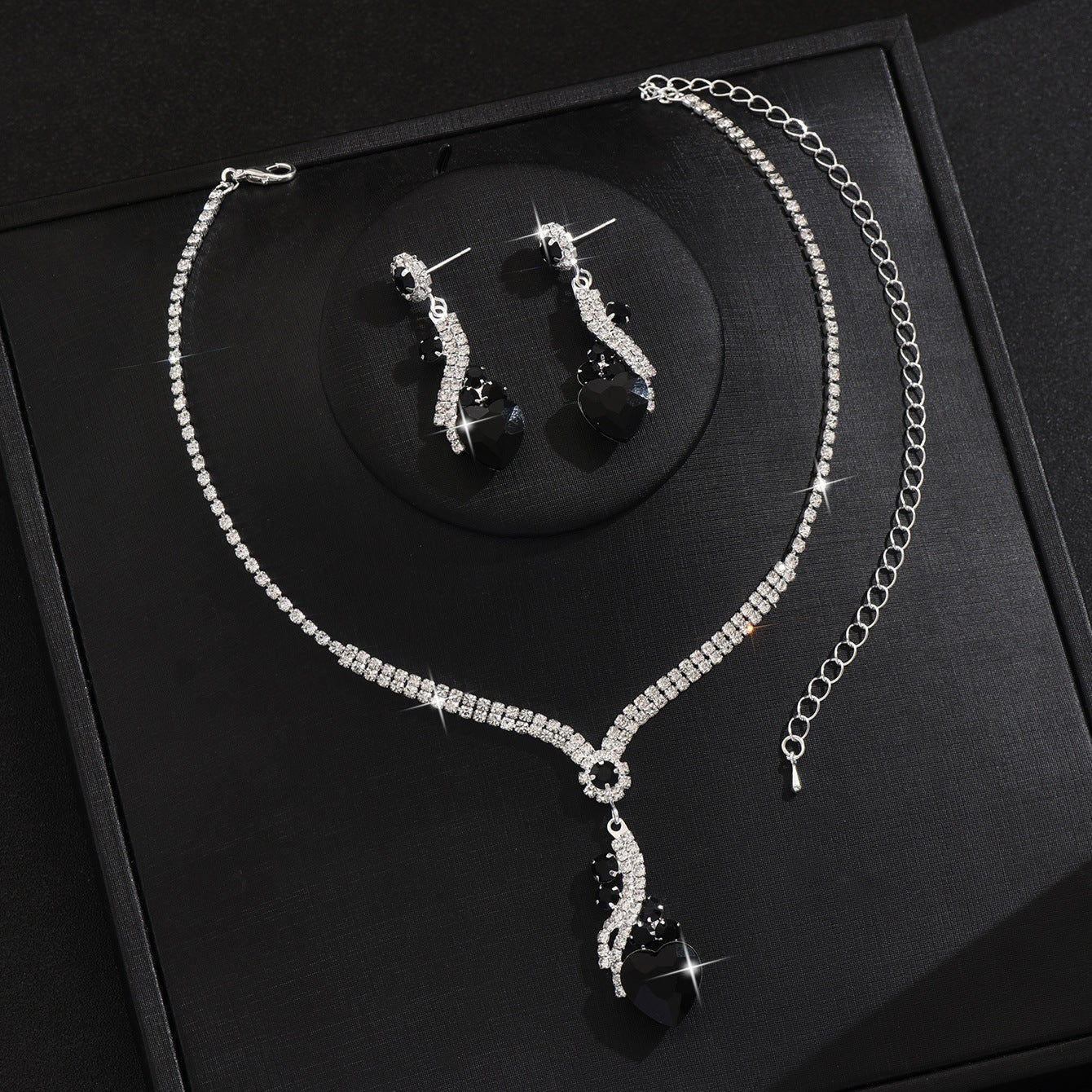 Avriel - Crystal Jewelry Set