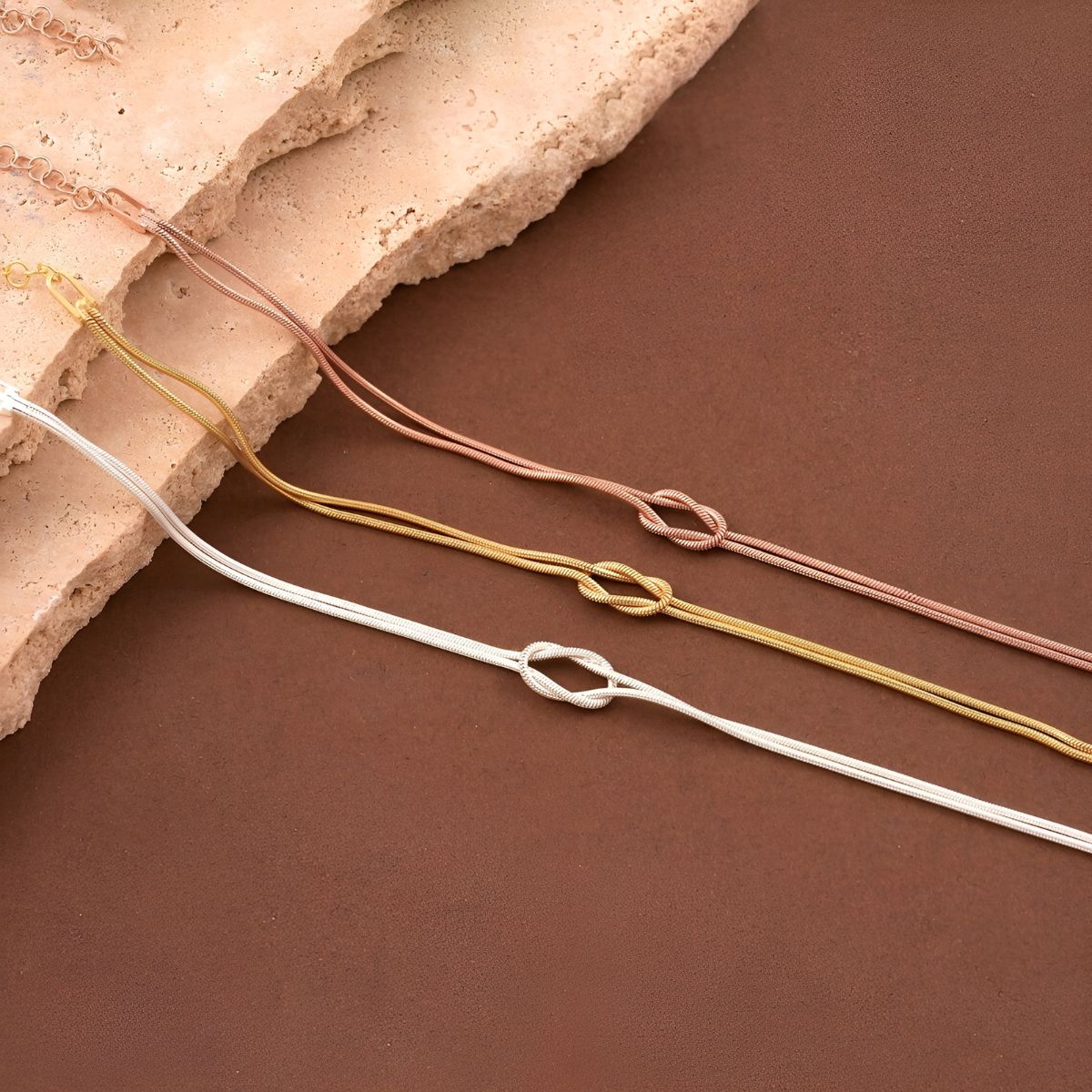 Vionarae - Minimalist Knot Bracelet