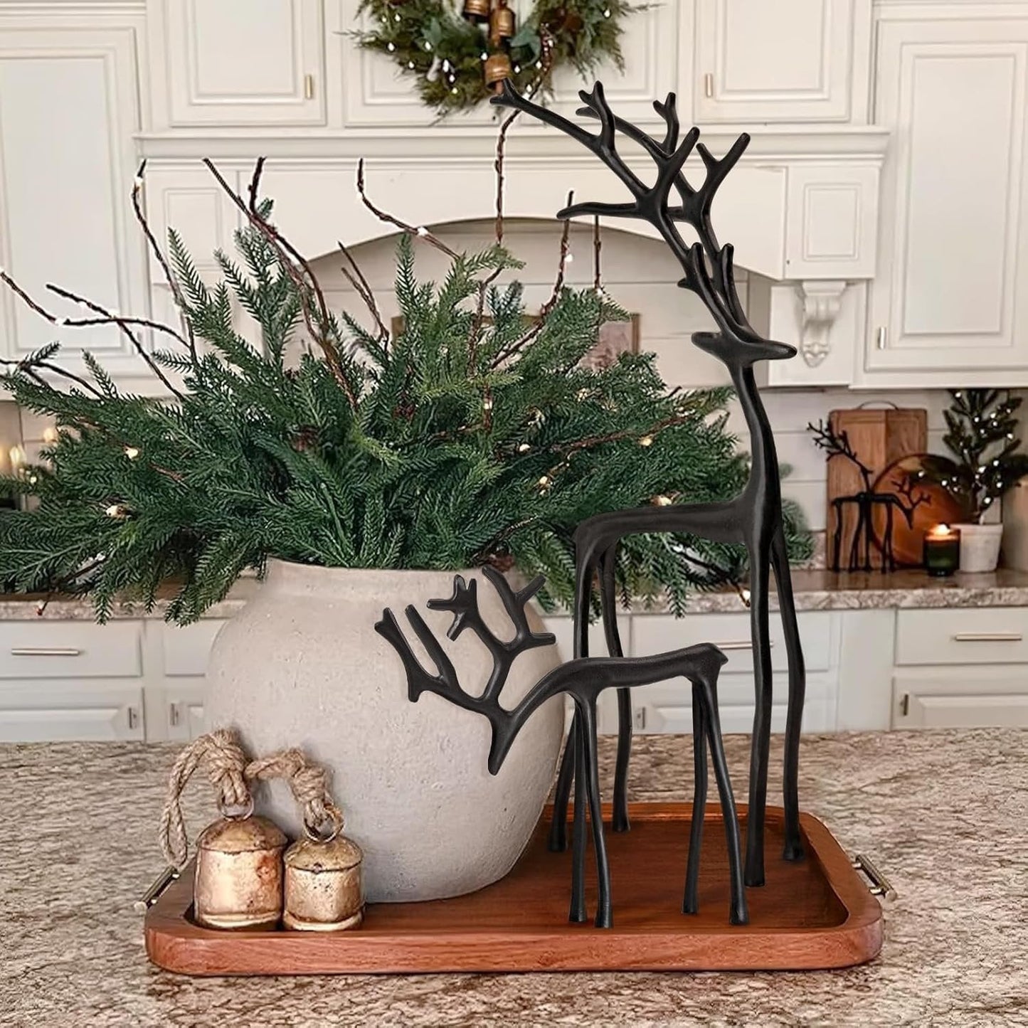 Cyralynne - Festive Reindeer Table Decor